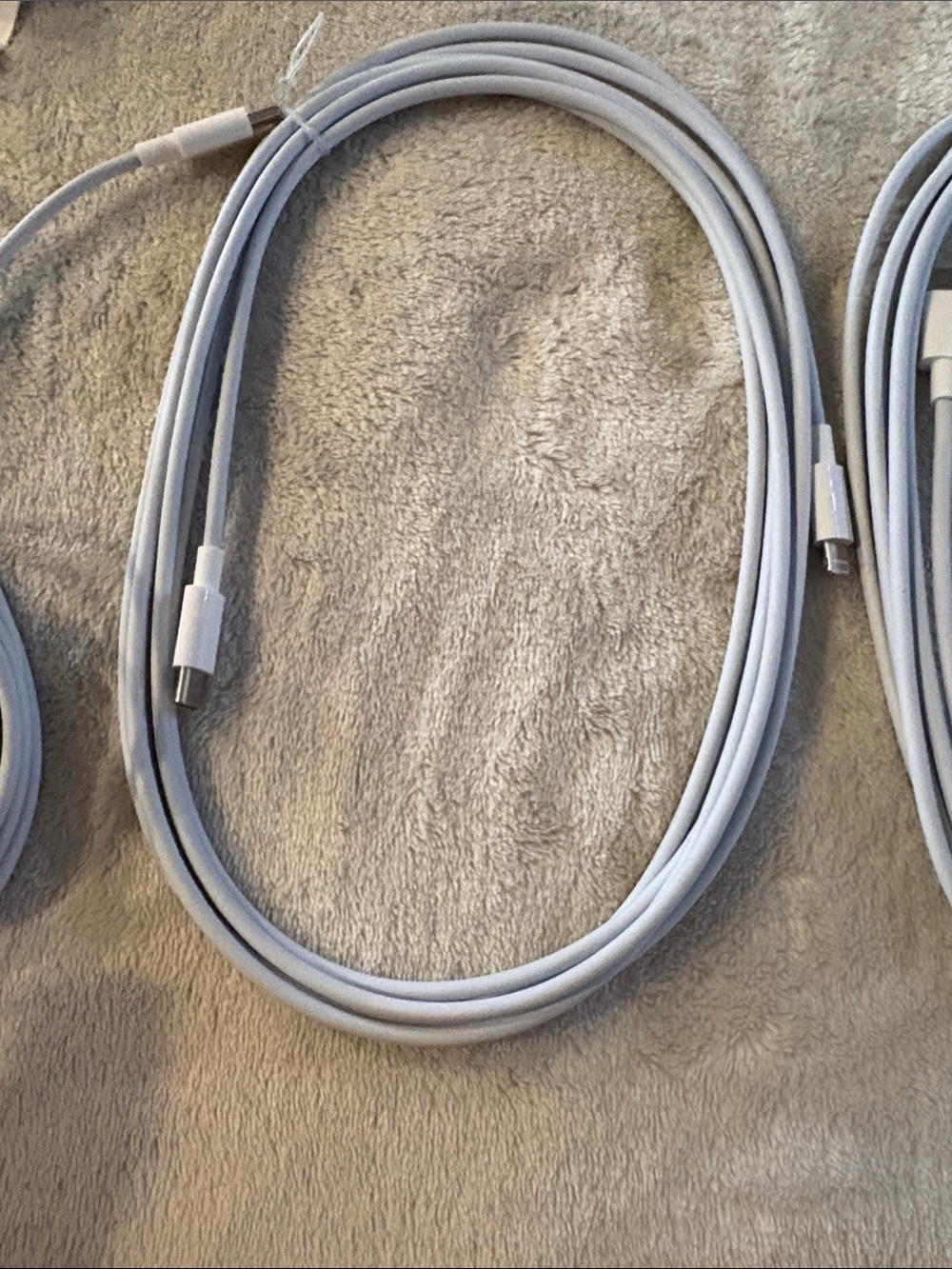 USB-C to Lightning Sync & Charging Cable - White - Picture 4 of 5